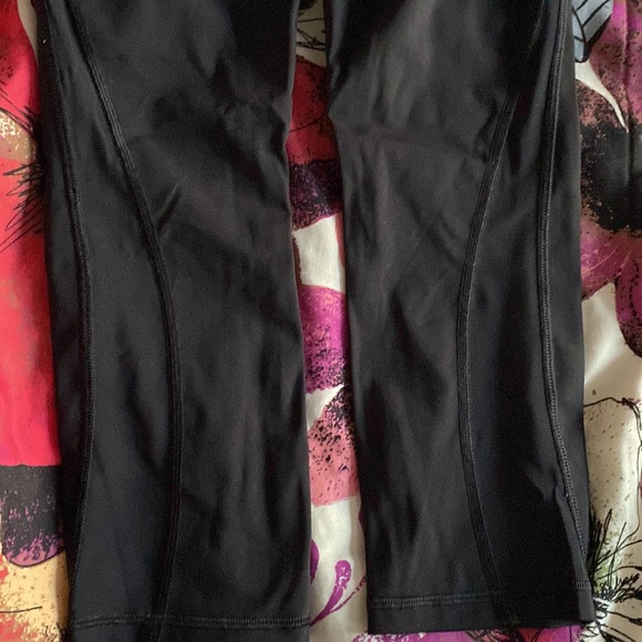 Lululemon Train Times Crop - Picture 8 of 9